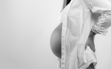 Lasersko odpravljanje dioptrije in nosečnost: je poseg primeren za nosečnice?
