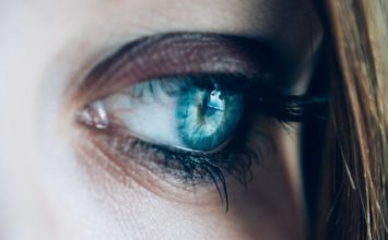 Zmote o vidu: sledi nekaj najbolj razširjenih mitov glede zdravja oči!