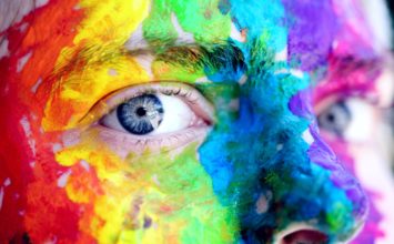 Psihologija barv: katera barva nas pomirja in katera nas lahko razjezi?